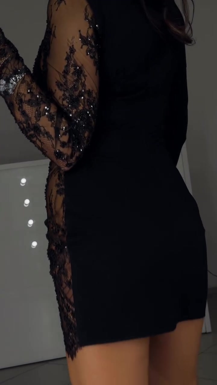 Sexy šaty s krátkými rukávy a krajkovým lemem