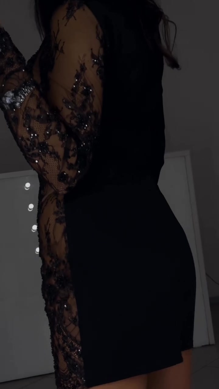 Sexy šaty s krátkými rukávy a krajkovým lemem