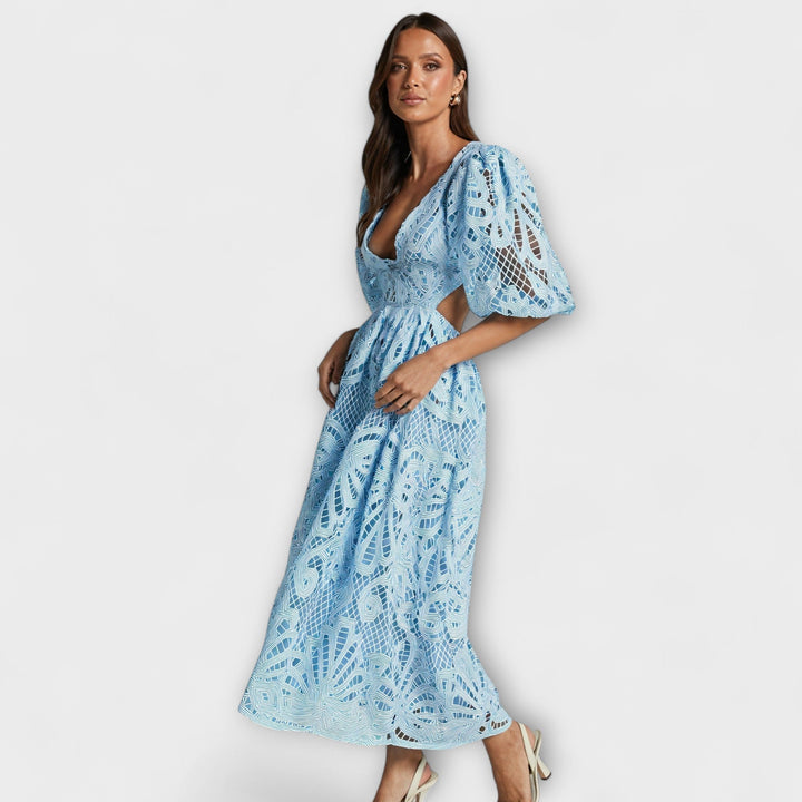 Elegantní šaty s jemnými detaily